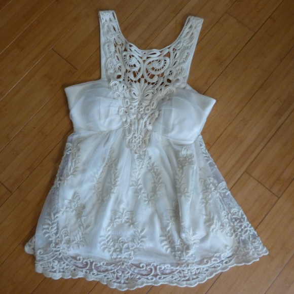 *~*HP*~*dream exquisite lace top by muse xs - Picture 1 of 6
